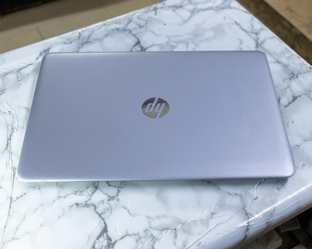 لابتوب hp elitebook 850 g4 - معالج Core i5 جيل سابع - رامات جيجا DDR4 - هارد 256 ssd m.2